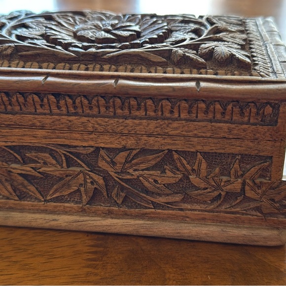 Kashmiri Intricately Carved Wooden Box, MCM - Picture 2 of 6